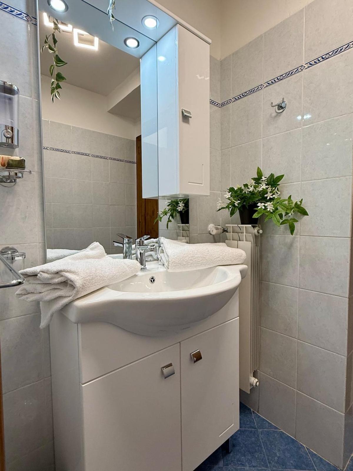 Apartamento Casa Ugo Topazio 101 In The Historic Center